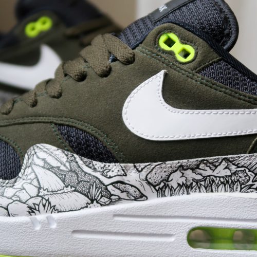 Nike custom legergroene sneakers met jungle doodle