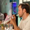Tomas aan het werk met zijn paar custom air force 1 sneakers